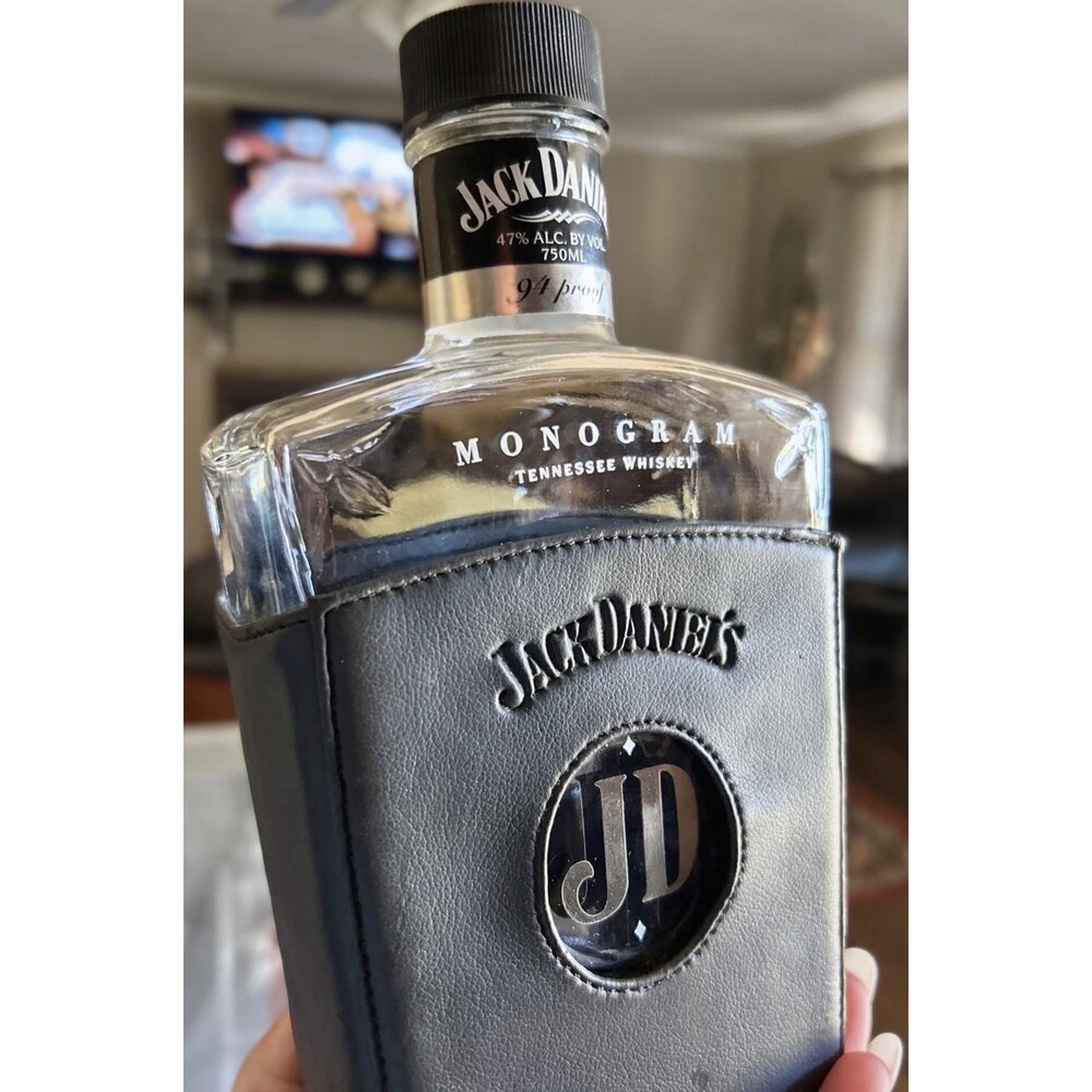 Jack Daniels Whiskey Monogram Bottle in Sleeve with Lid - EMPTY - Souvenir Limit
